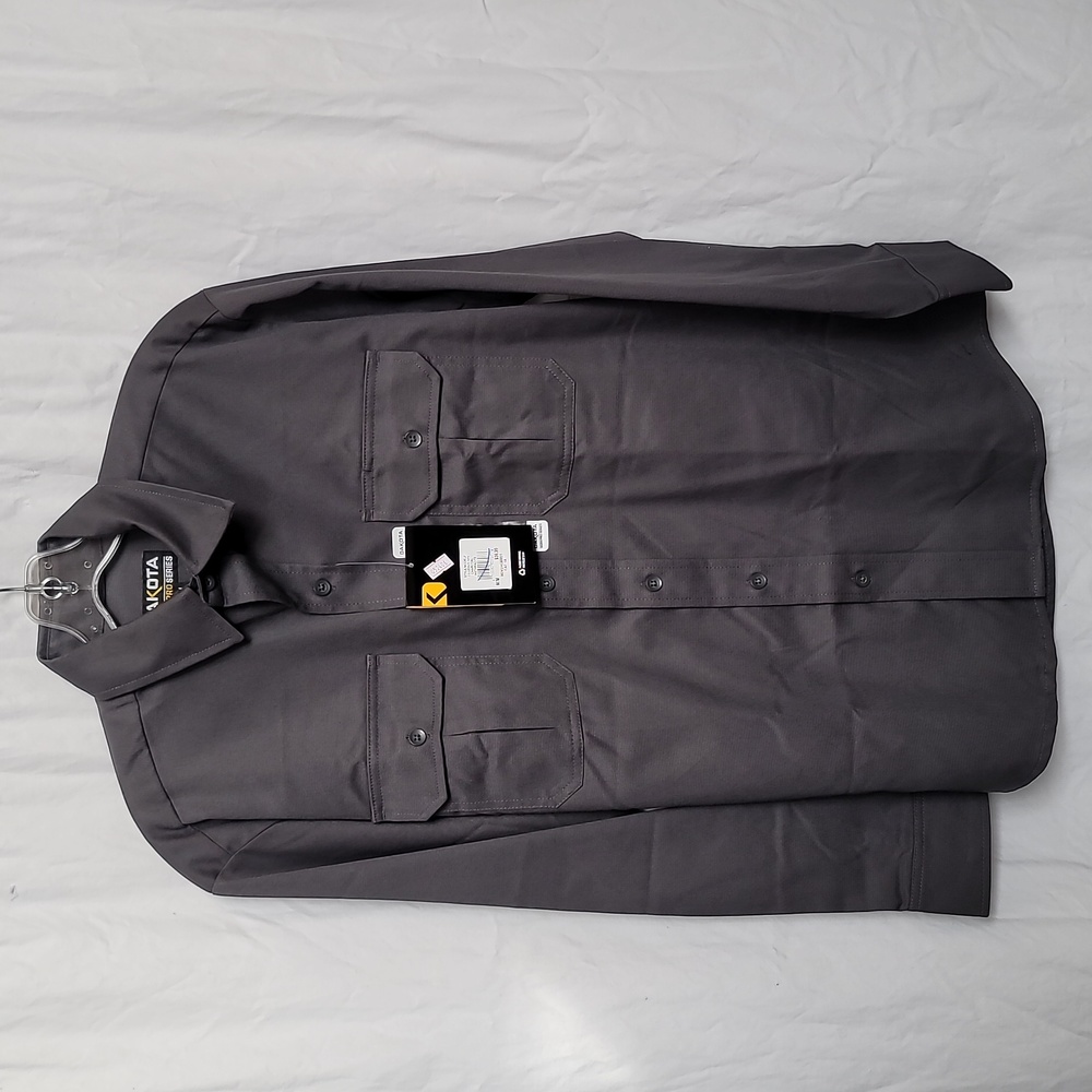 😍 Dakota M gray shirt NWT 😍